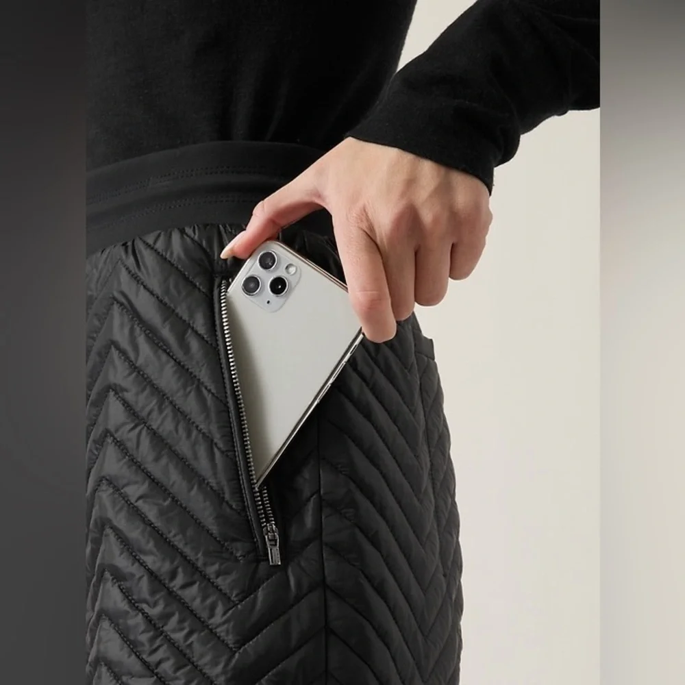 Athleta Solstice Short (Apres Ski Short) - Picture 3 of 10